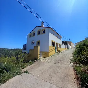 Albergue On The Hill